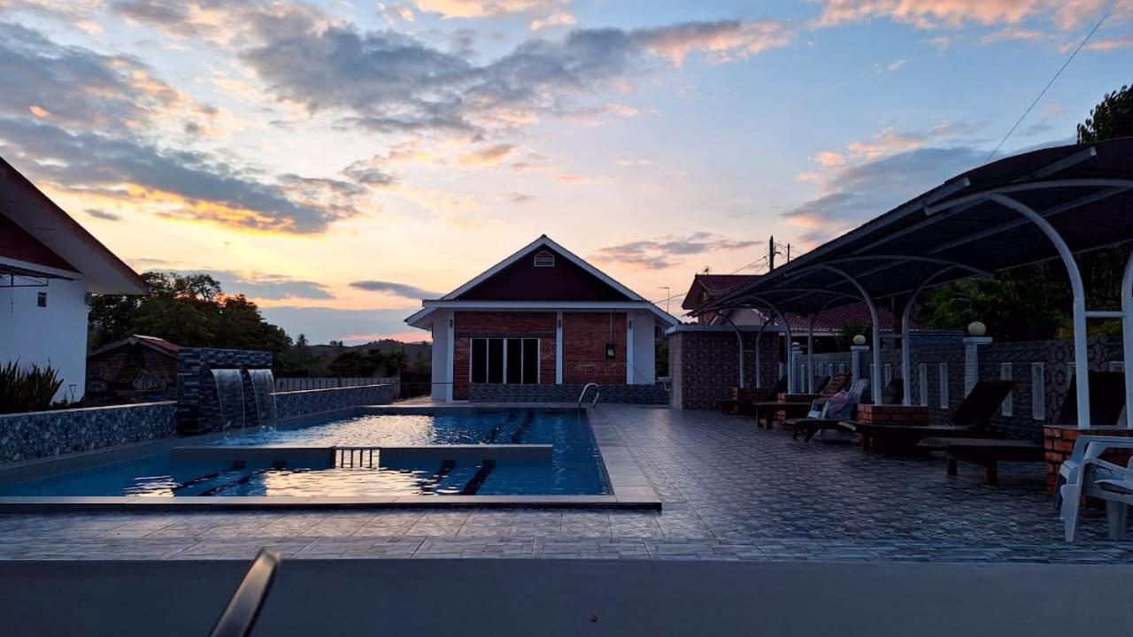 The Nutshell Chalet Langkawi Пантай-Сенанг Экстерьер фото